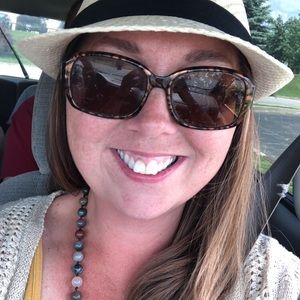 Meet your Posher, Lori